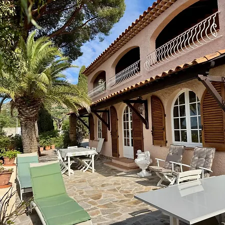 Piccolina Aiguebelle Lavandou Face Aux Iles Le Lavandou