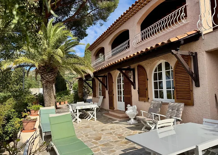 Piccolina Aiguebelle Lavandou Face Aux Iles Le Lavandou